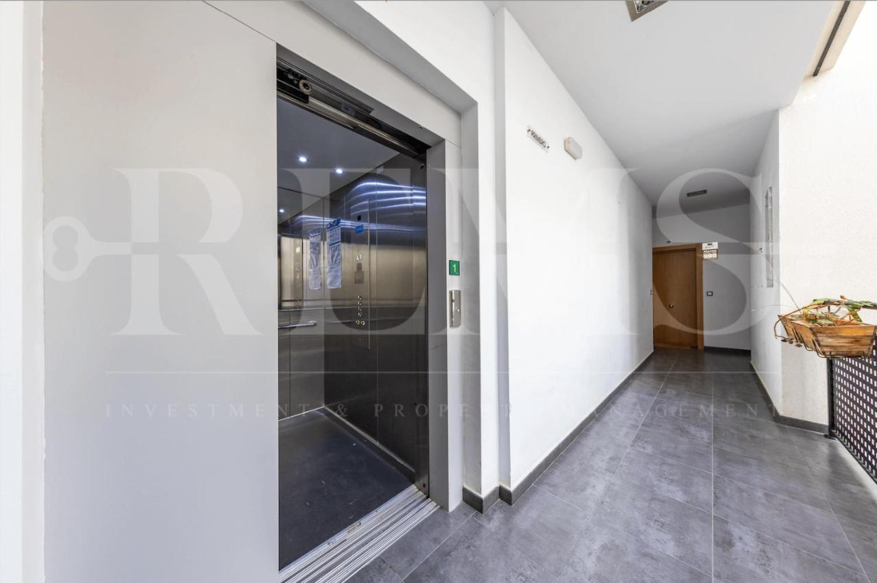Relaxing Apartment With Parking In The Center By Rems Malaga Exterior photo